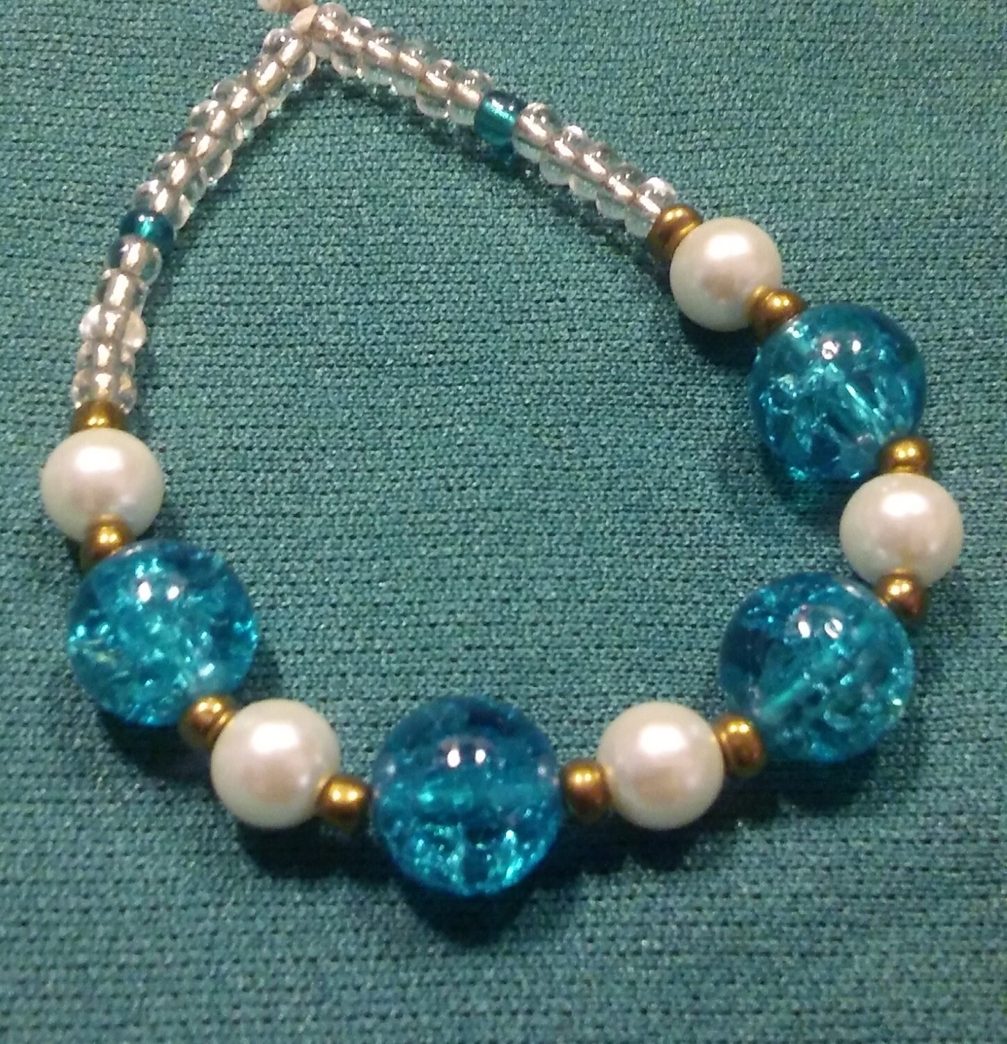 Türkisfarbener Marmor-Perlenarmband, Handgefertigt Türkisfarbener Marmor-Perlenarmband, Handgefertigt von Ivylynnsjewels