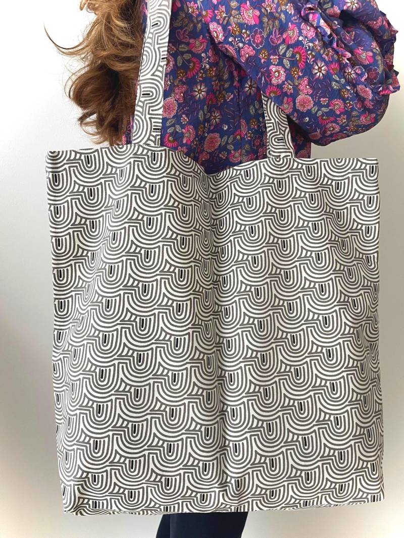 Große Stofftasche Mit Mini Bögen Aus Reiner Baumwolle von IwaStudio