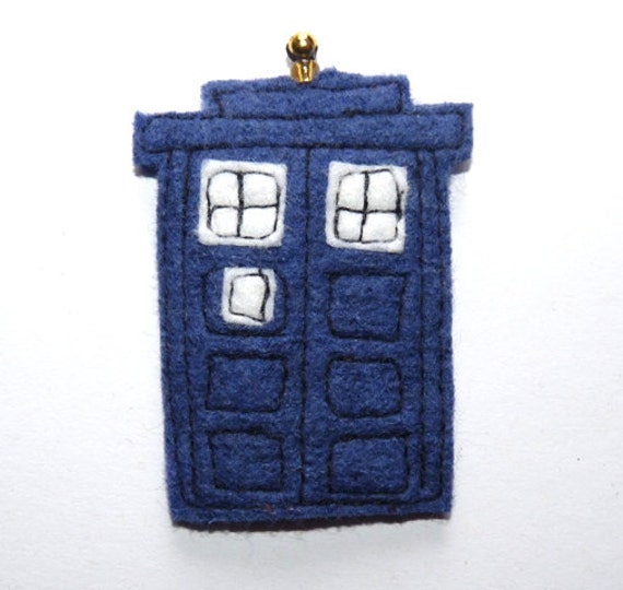 Kleine Filz Tardis Brosche Kleine Filz Tardis Brosche von Izanaecocrafts