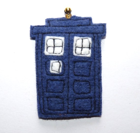 Kleine Filz Tardis Brosche Kleine Filz Tardis Brosche von Izanaecocrafts
