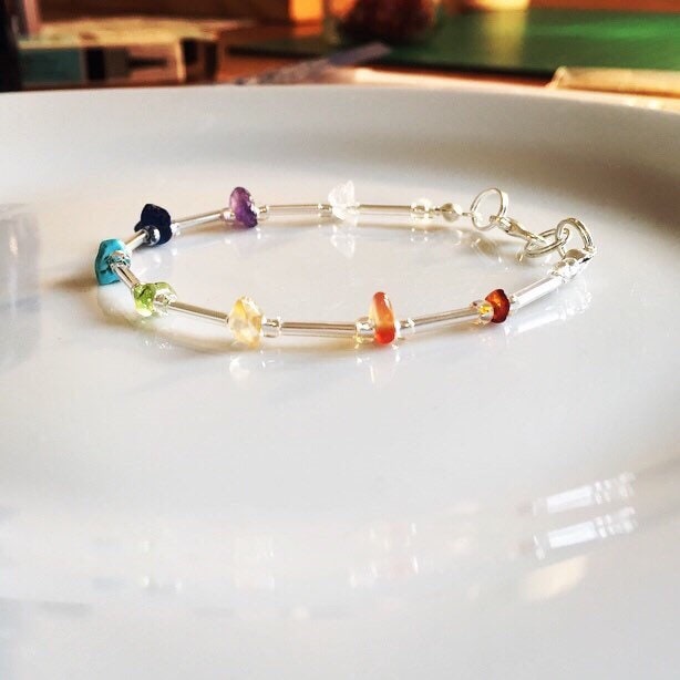 Handgefertigtes Kristall Chakra Armband von IziSeabreeze