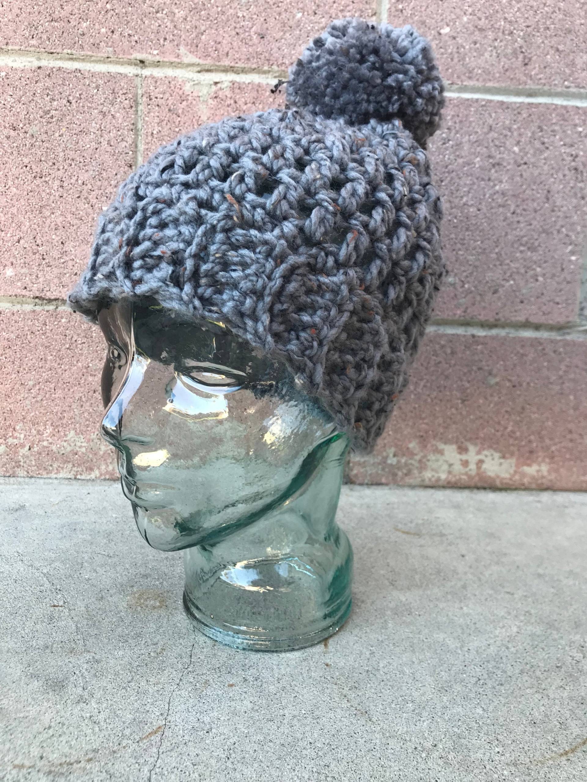 Graue Beanie von IzzieCreate