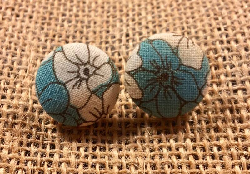 Petrol Es Blumen - Stoff-Taste Ohrringe Petrol Es Blumen - Stoff-Taste Ohrringe von IzzysNotion