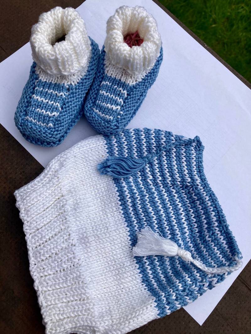 Süßes Erstlingsset Im Maritimen Style, Handgestrickt Süßes Erstlingsset Im Maritimen Style, Handgestrickt von JACHShandmade