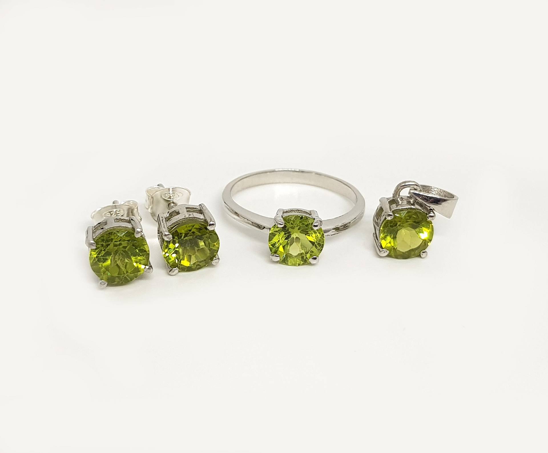 Peridot Schmuck Set in 925 Sterling Silber, Silber Ohrringe, Anhänger, Ring, Für Frauen Und Mädchen von JAGemsJewelry