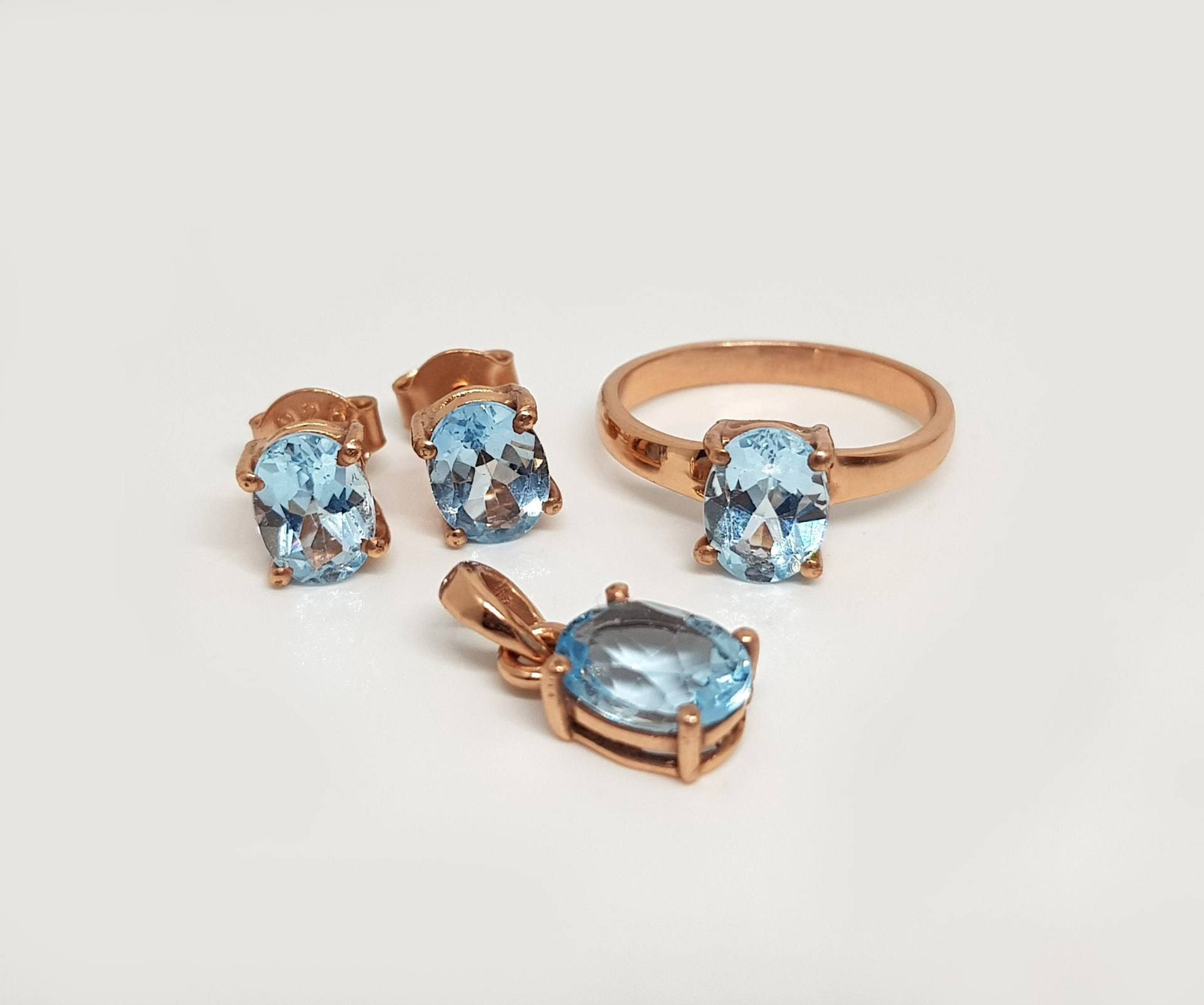 Sky Blue Topas Schmuckset in 925 Sterling Silber, Rose Gold Vergoldet, Echter Blautopas Silber Ohrringe Anhänger, Ring, Für Frauen von JAGemsJewelry