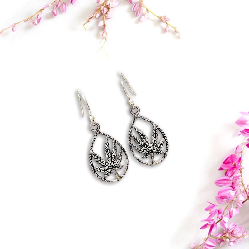 Oxidierte Sterlingsilber Blatt Ohrringe Handgemachter Damen Schmuck von JAIPURJEVAR