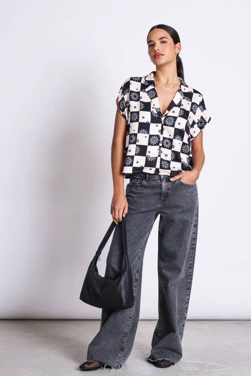 Bluse Tierra Floral Schwarz von JAN 'N JUNE