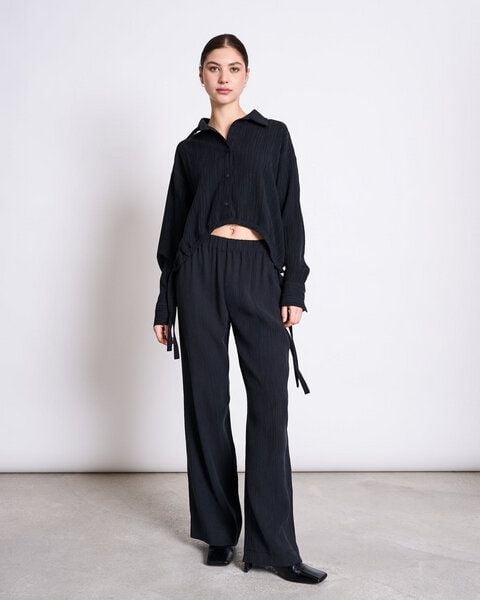 JAN 'N JUNE CRINKLE SHIRT ISTED BLACK von JAN N JUNE