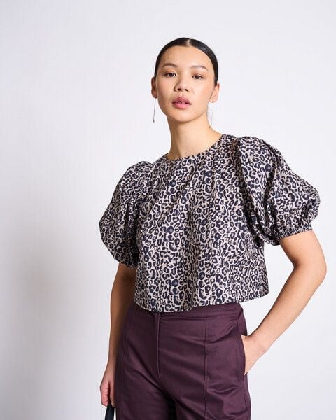 JAN 'N JUNE CROPPED ORGANIC COTTON BLOUSE OLMOS LEO PRINT von JAN N JUNE