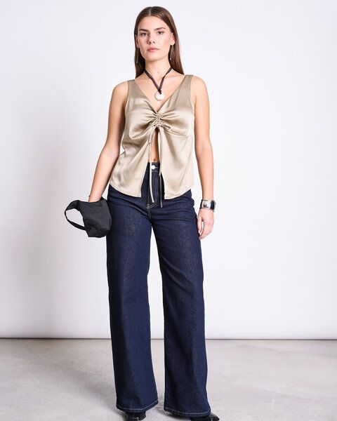 JAN 'N JUNE RUFFLED V-NECK TOP TALARA von JAN N JUNE