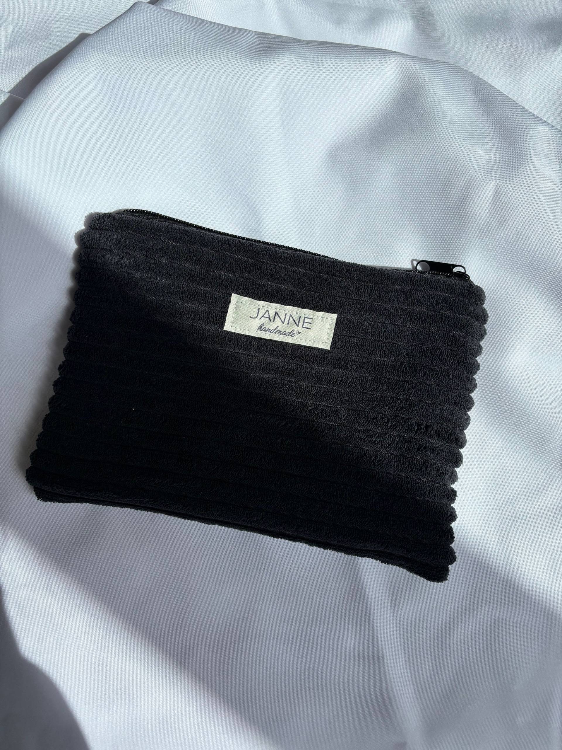 Kosmetiktasche Flach Schwarz Kosmetiktasche Flach Schwarz von JANNEhandmade