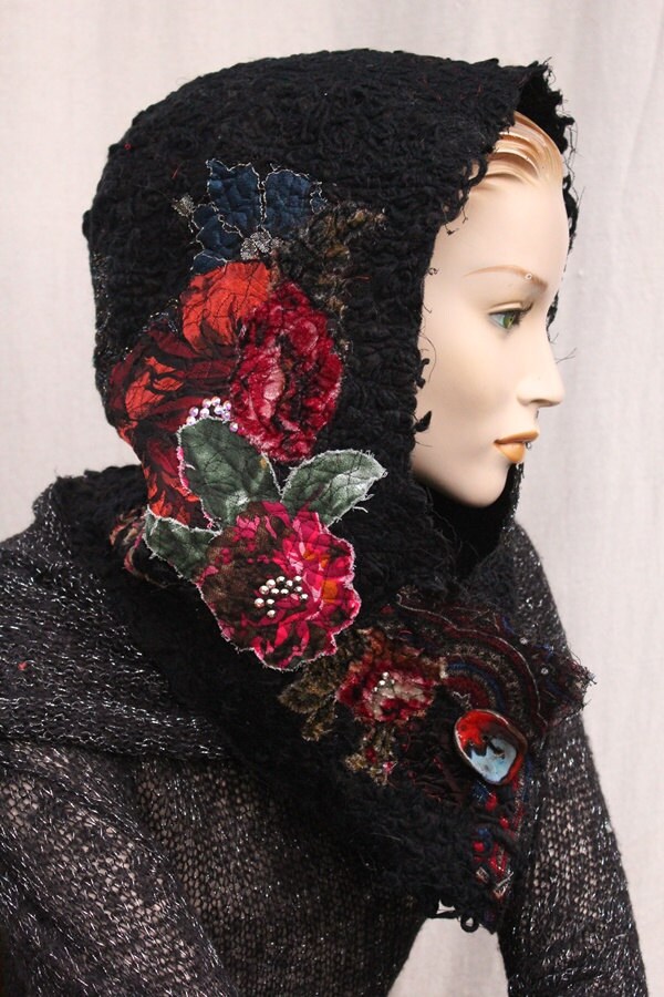 Sonia Hood.unique, Künstlerisch, Handgemacht, Sofort Versandfertig von JARMOLOWSKA