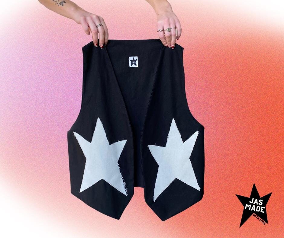 Baumwoll-Weste Mit Stern - Funky Fashion, Festival Look, Boho, Schwarze Weste Handgemacht in Berlin Baumwoll-Weste Mit Stern - Funky Fashion, Festival Look, Boho, Schwarze Weste Handgemacht in Berlin von JASMADEwithlove