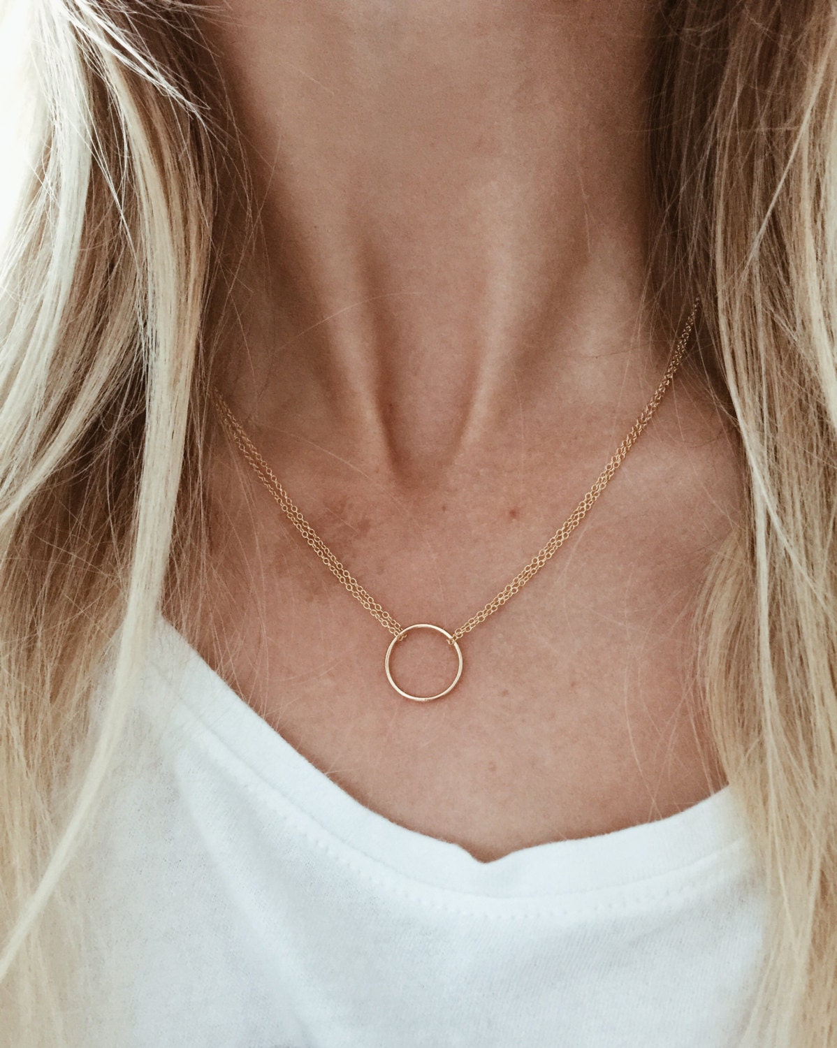 Doppelkette Infinity Kreis Halskette in 14/20 Gold Fill Oder Sterling Silber Doppelkette Infinity Kreis Halskette in 14/20 Gold Fill Oder Sterling Silber von JAYNEandJAMES