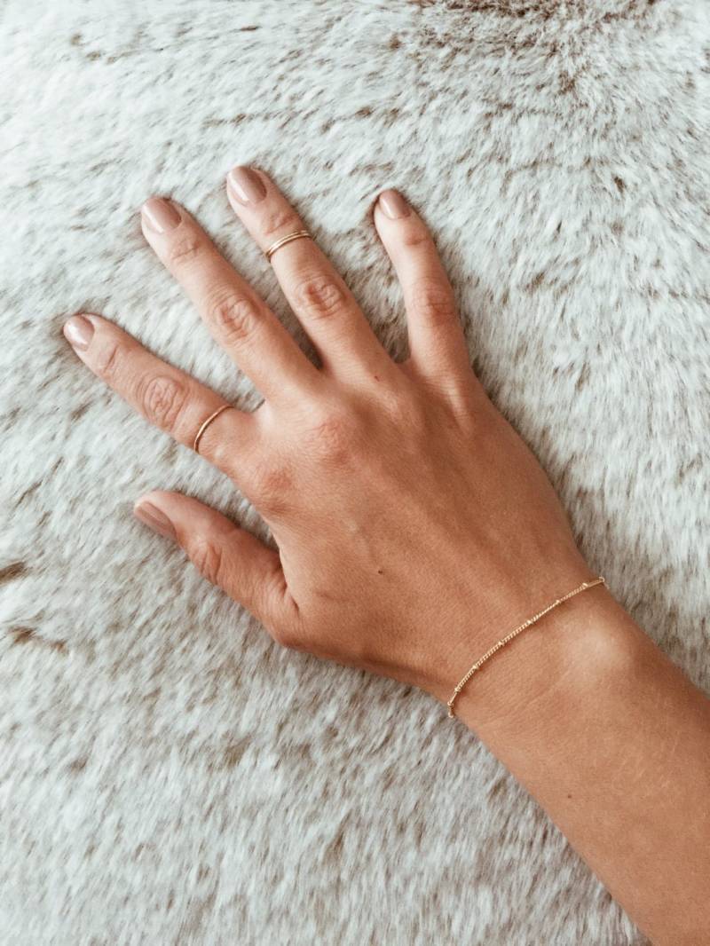 Goldene Perlen Kettenarmband 14/20-Gold-Füllung Goldene Perlen Kettenarmband 14/20-Gold-Füllung von JAYNEandJAMES