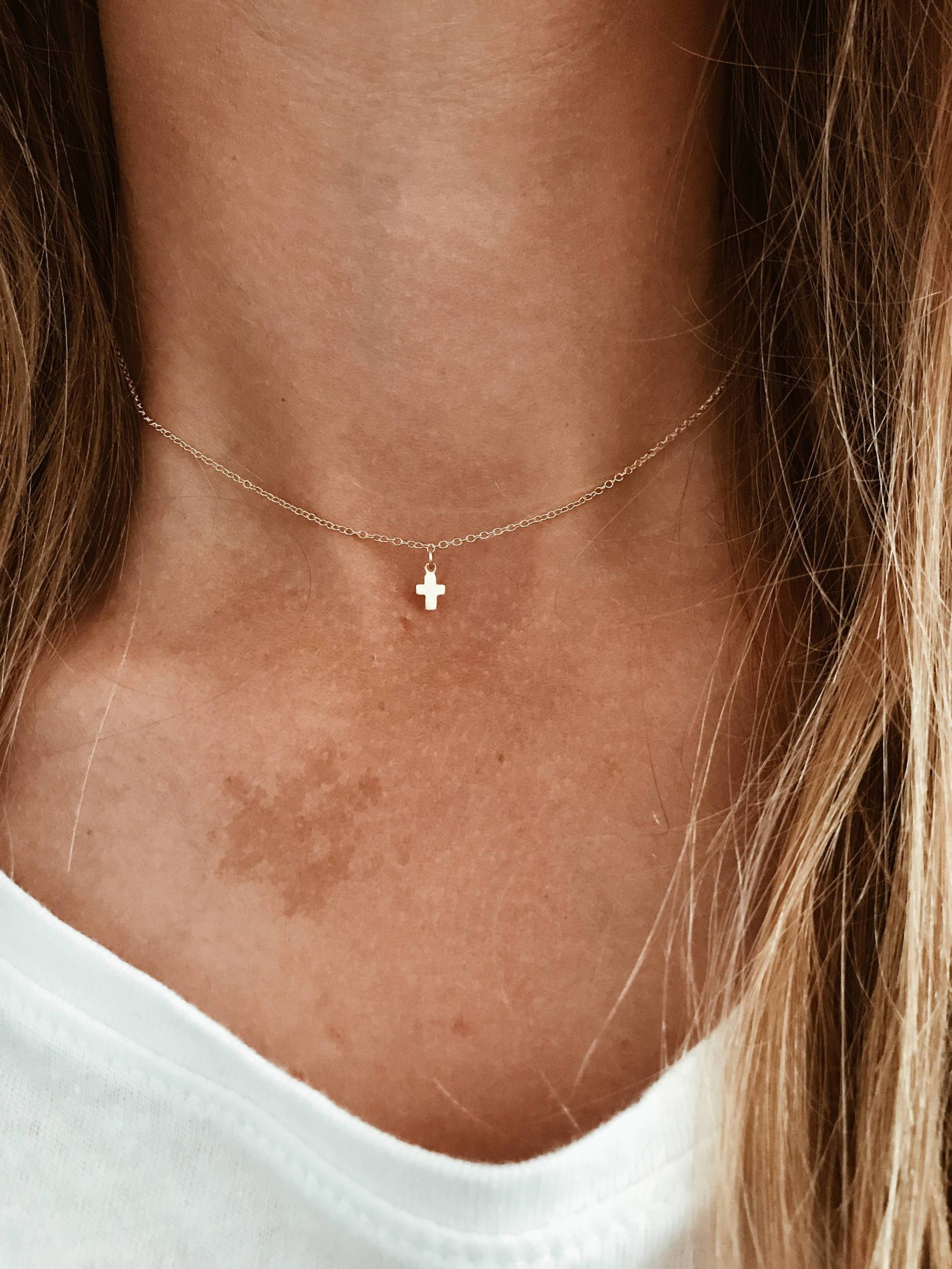 Kleines Kreuz in 14/20 Gold-Fill, Rosegold-Fill Oder 925 Sterling Silber - 14, 15, 16, 17, 18, 19 20 Zoll Kette Kleines Kreuz in 14/20 Gold-Fill, Rosegold-Fill Oder 925 Sterling Silber - 14, 15, 16, 17, 18, 19 20 Zoll Kette von JAYNEandJAMES