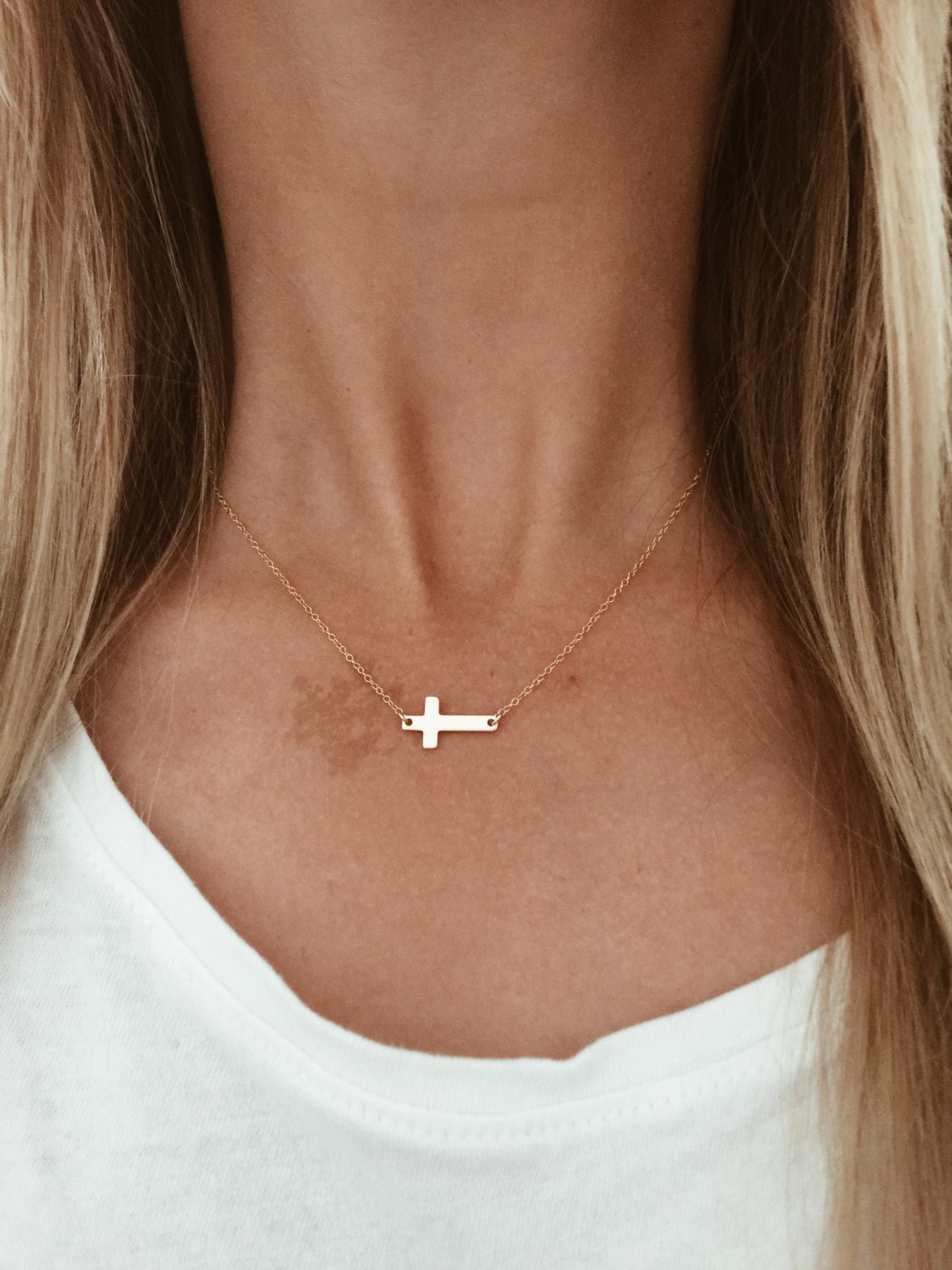 Kreuz Halskette in Gold Oder Sterling-Silber Kreuz Halskette in Gold Oder Sterling-Silber von JAYNEandJAMES