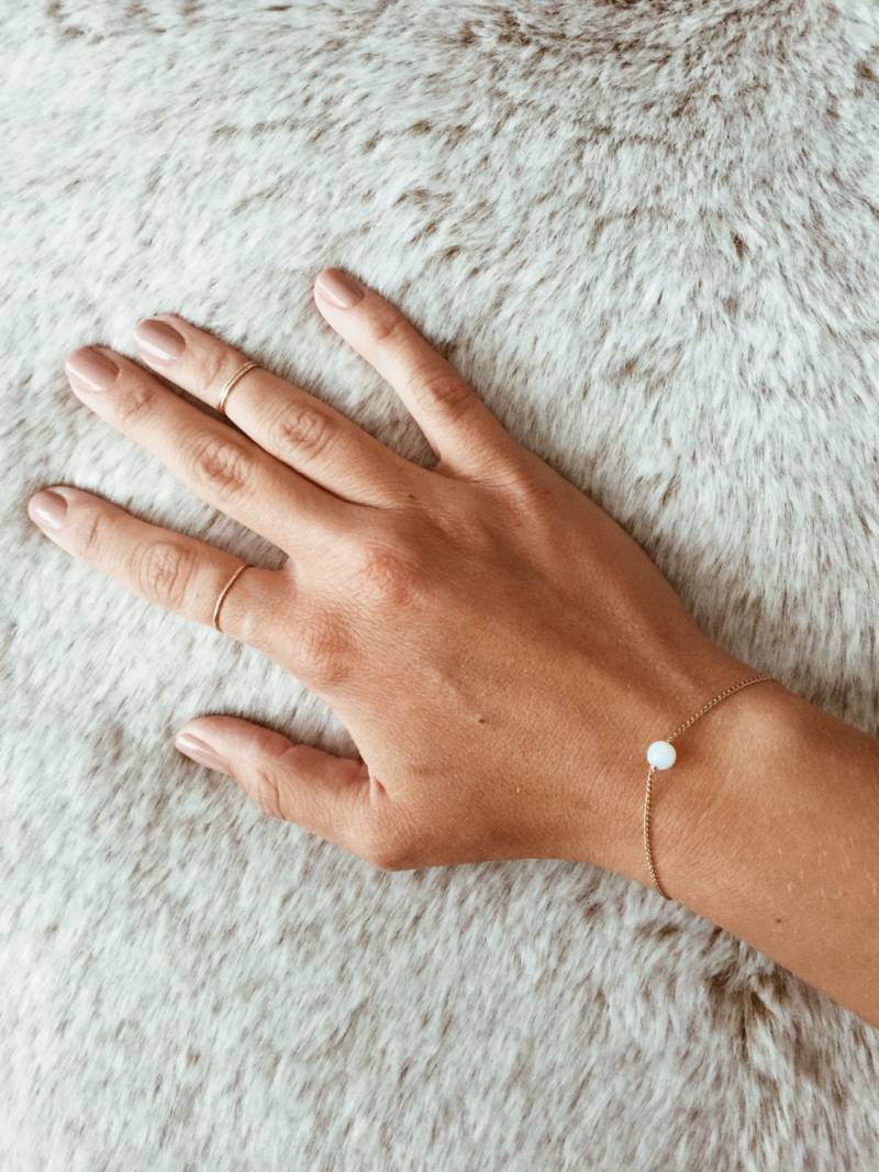 Mondstein Armband Auf Einer 14/20 Gold-Fill, Rosegold-Fill Oder Sterling Silber Kette Mondstein Armband Auf Einer 14/20 Gold-Fill, Rosegold-Fill Oder Sterling Silber Kette von JAYNEandJAMES