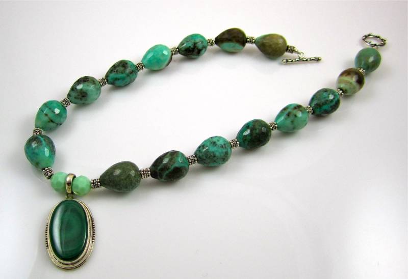 Grüne Opal Halskette Mit Anhänger Grüne Opal Halskette Mit Anhänger von JAnJewelryShop
