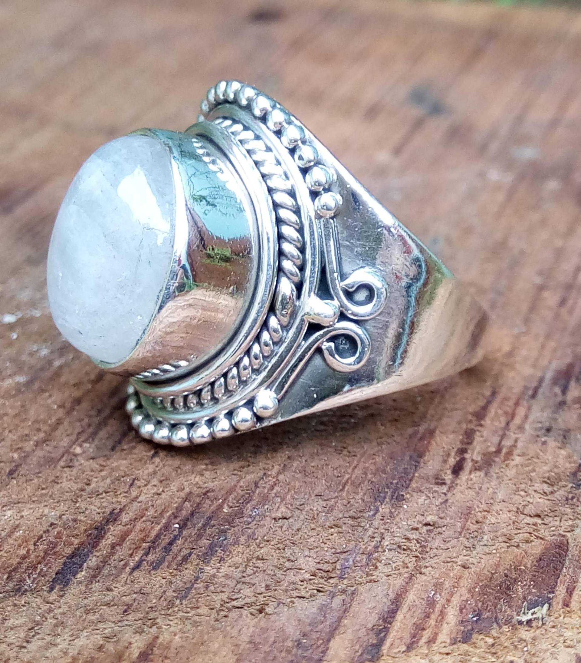 Regenbogen Mondstein Ring, 925 Sterling Silber Edelstein Juni Geburtsstein, Oval Statement Ring Regenbogen Mondstein Ring, 925 Sterling Silber Edelstein Juni Geburtsstein, Oval Statement Ring von JBJewllers
