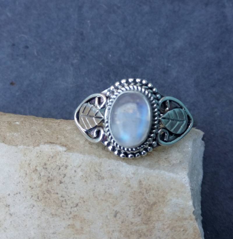 Regenbogen Mondstein Ring, 925 Sterling Silber Edelstein Juni Geburtsstein, Oval Statement Ring von JBJewllers