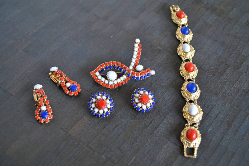 Vintage Art Deco Brosche Und Ohrringe Set von JBeseda