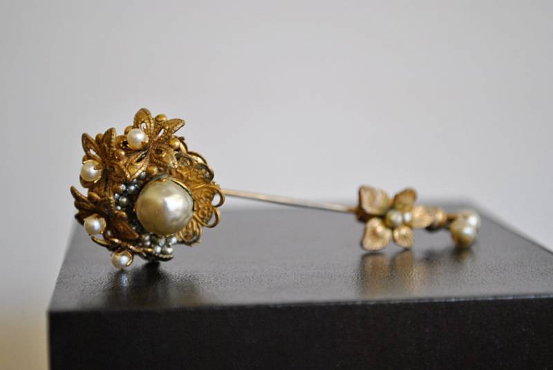 Vintage Miriam Haskell Pin von JBeseda