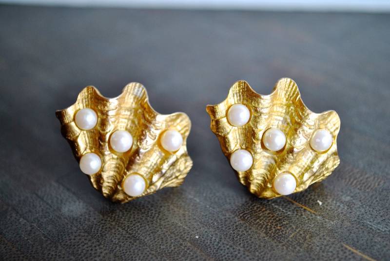 Vintage Vergoldete Brosche Mit Perlen von JBeseda