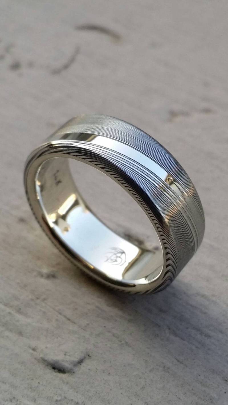 8mm Damast Stahl Ring Gold & Edelstahl 8mm Damast Stahl Ring Gold & Edelstahl von JBluntDesigns