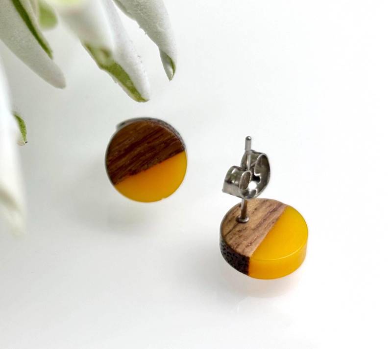 Ohrstecker Aus Epoxidharz/Holz/Edelstahl Unikat Resin Harz Handarbeit Einzelstück Ohrringe Stecker Gelb Opak von JCFeuerholz