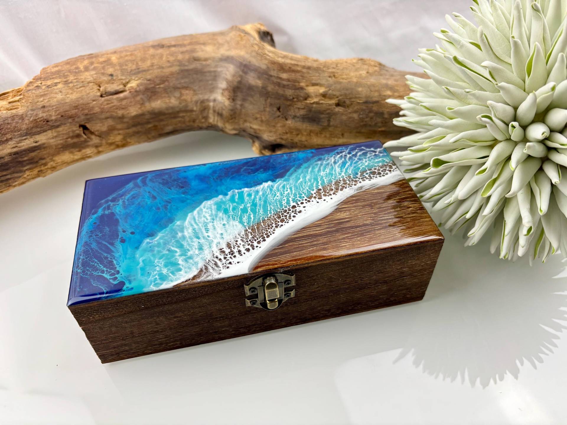 Resin-Aufbewahrungsbox/Holz/ Unikat, Strand, Meer, Wellen, Epoxidharz Harz Wellen Holzbox Holzkästchen, Schmuckästchen Schmuckkasten Blau von JCFeuerholz