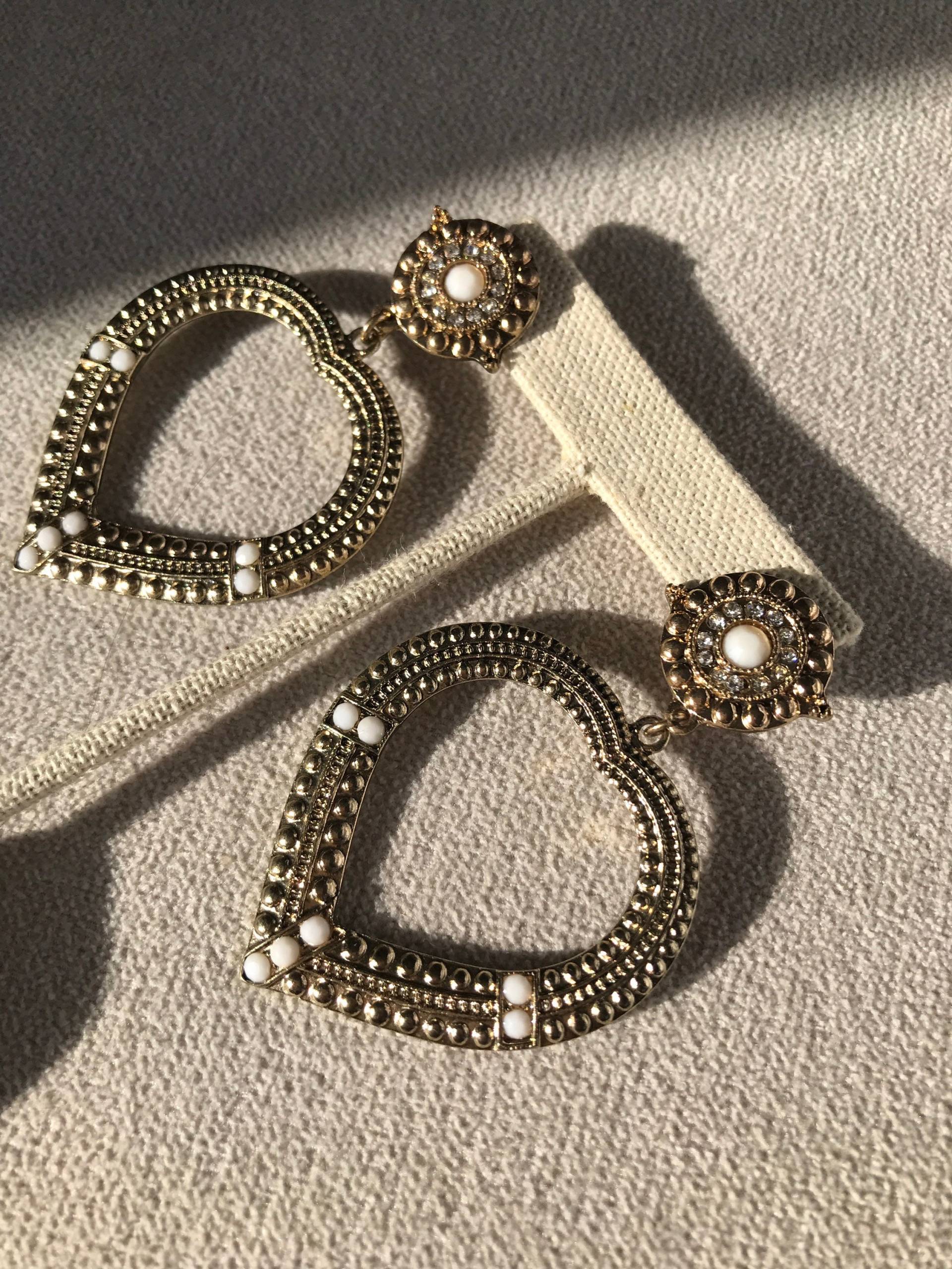 Vintage Style Herz Gold Ohrringe Valentinstag Vintage Style Herz Gold Ohrringe Valentinstag von JCandiceSwim