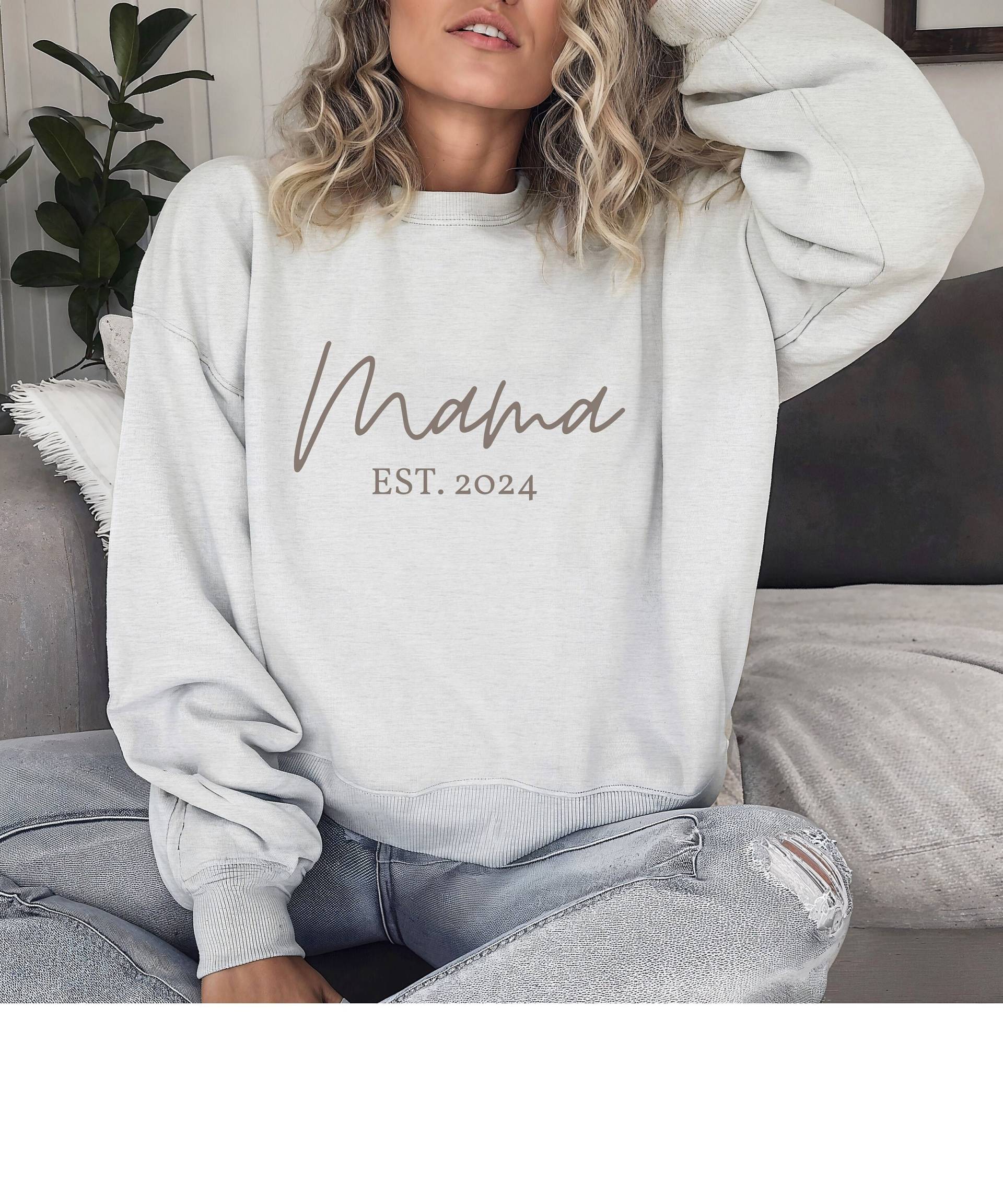 Custom Mom Est 2024 Sweatshirt, Sweater, Crewneck, Personalized Sweatshirt Year Of Birth, Customized Mommom Gift von JDCollectionDesigns