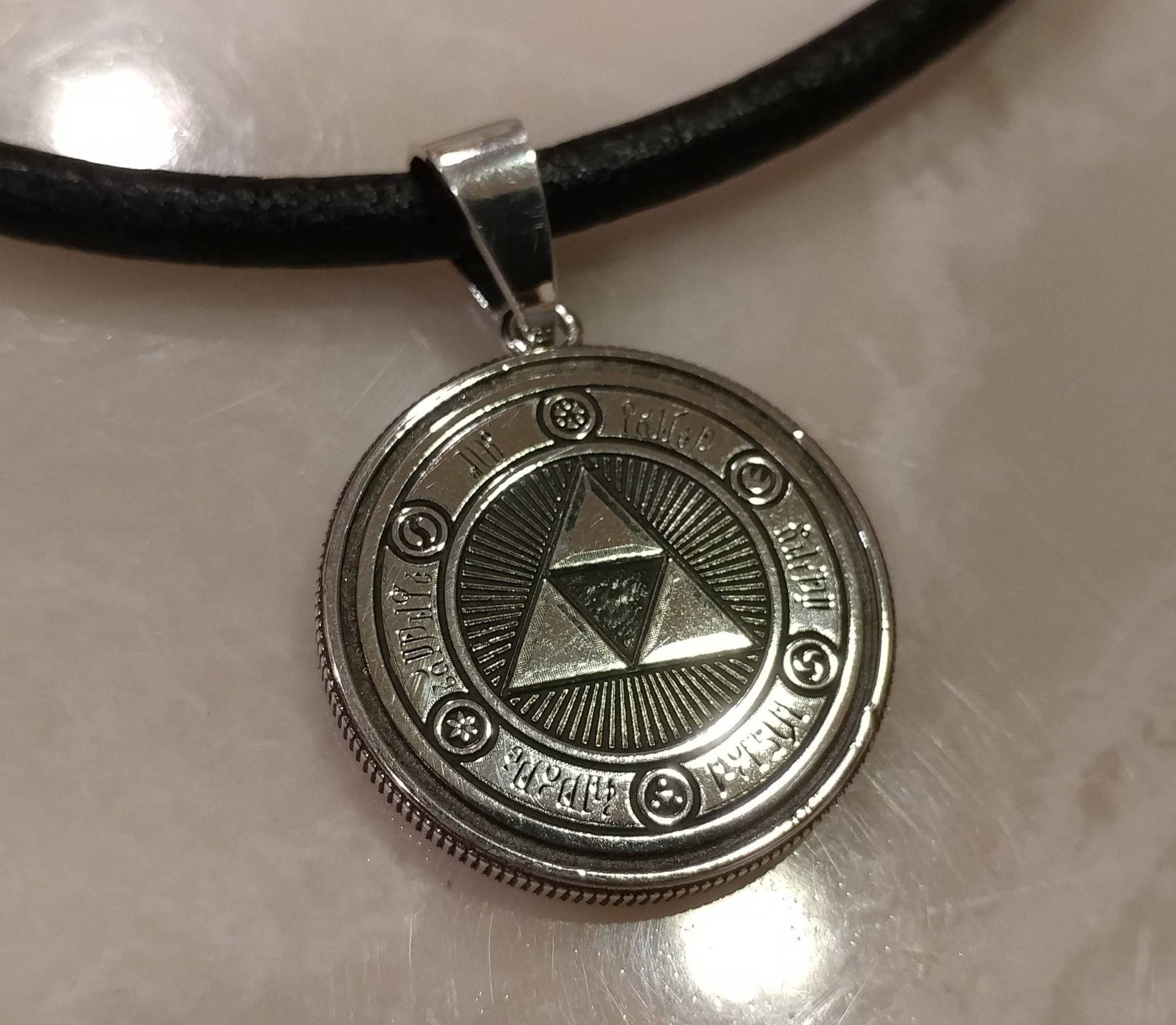 Triforce & Sages Anhänger Triforce & Sages Anhänger von JDFGeekyDesigns