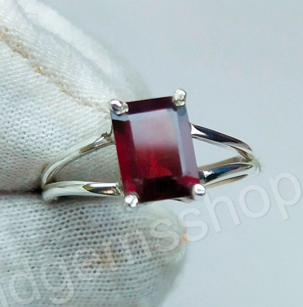 Facettierte Natürlicher Roter Granat Baguette Ring in 925 Sterling Silber - Handgemachter Schmuck Für Frauen von JDGEMSShop