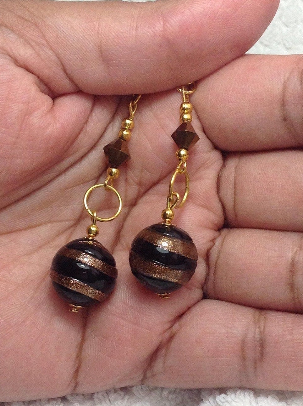 Bronze-Braun, Schwarz Und Gold Perlen Ohrringe von JDKCraftStudio