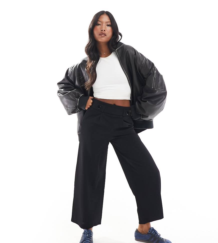 JDY Petite - Elegante Hose in Schwarz mit hohem Bund und weitem Bein von JDY Petite