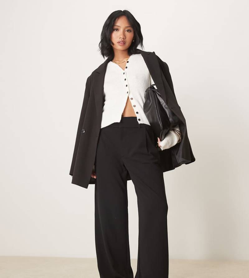 JDY Petite - Elegante Hose in Schwarz mit weitem Bein von JDY Petite