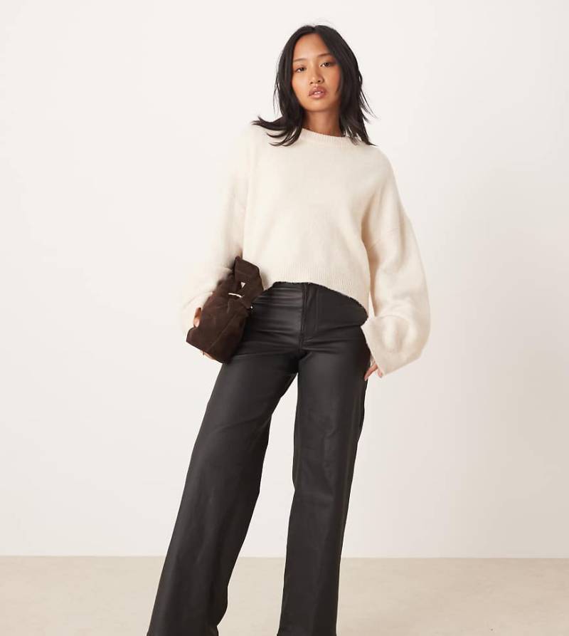 JDY Petite - Hose aus Kunstleder in Schwarz mit weitem Bein von JDY Petite