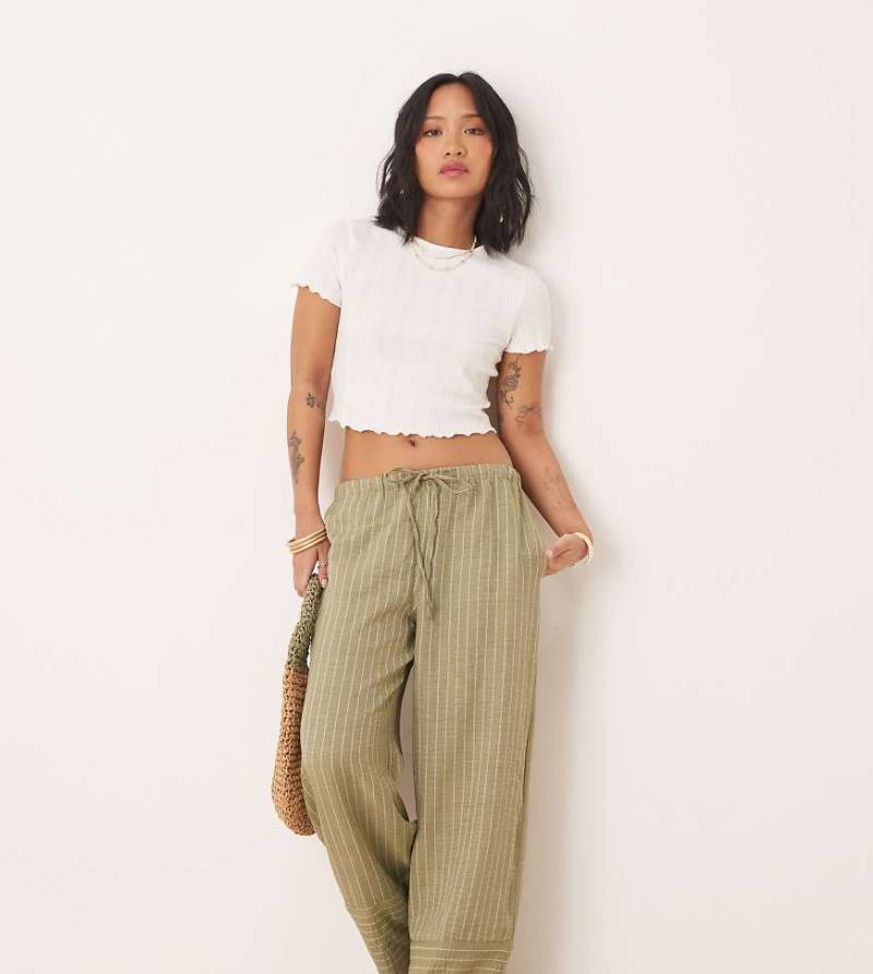 JDY Petite - Hose in Grün mit Streifen und weitem Bein von JDY Petite