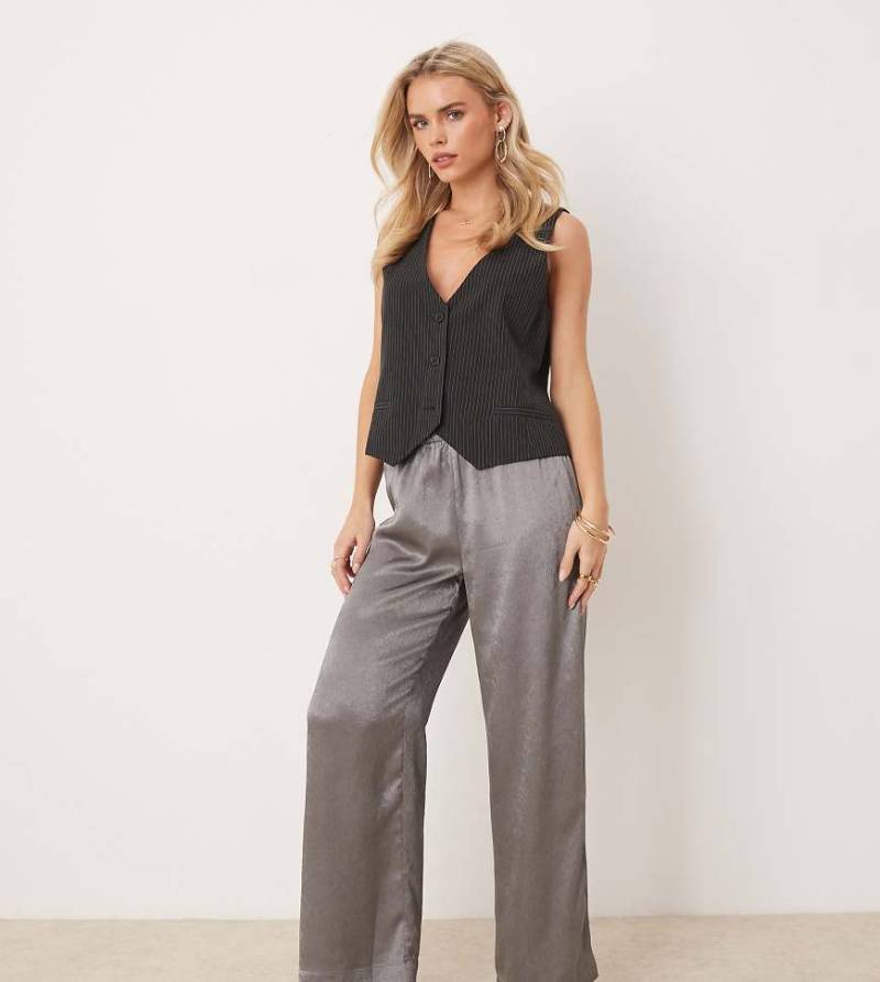 JDY Petite - Hose in Metallic-Silber mit weitem Bein-Grau von JDY Petite