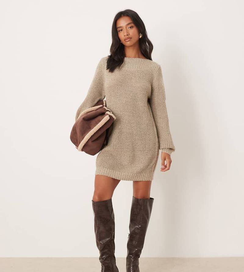 JDY Petite - Kurzes, gestricktes Pulloverkleid in Beige mit breitem Ausschnitt-Neutral von JDY Petite