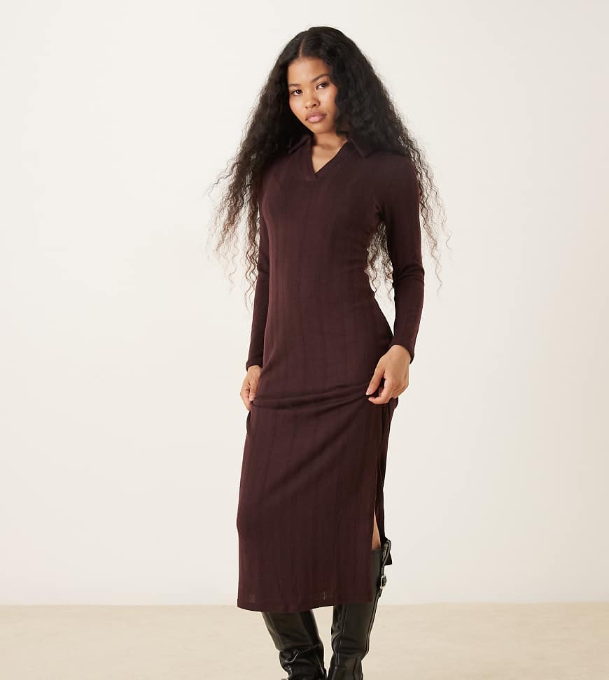 JDY Petite - Maxikleid aus Strick in Schokobraun mit Polokragen-Brown von JDY Petite