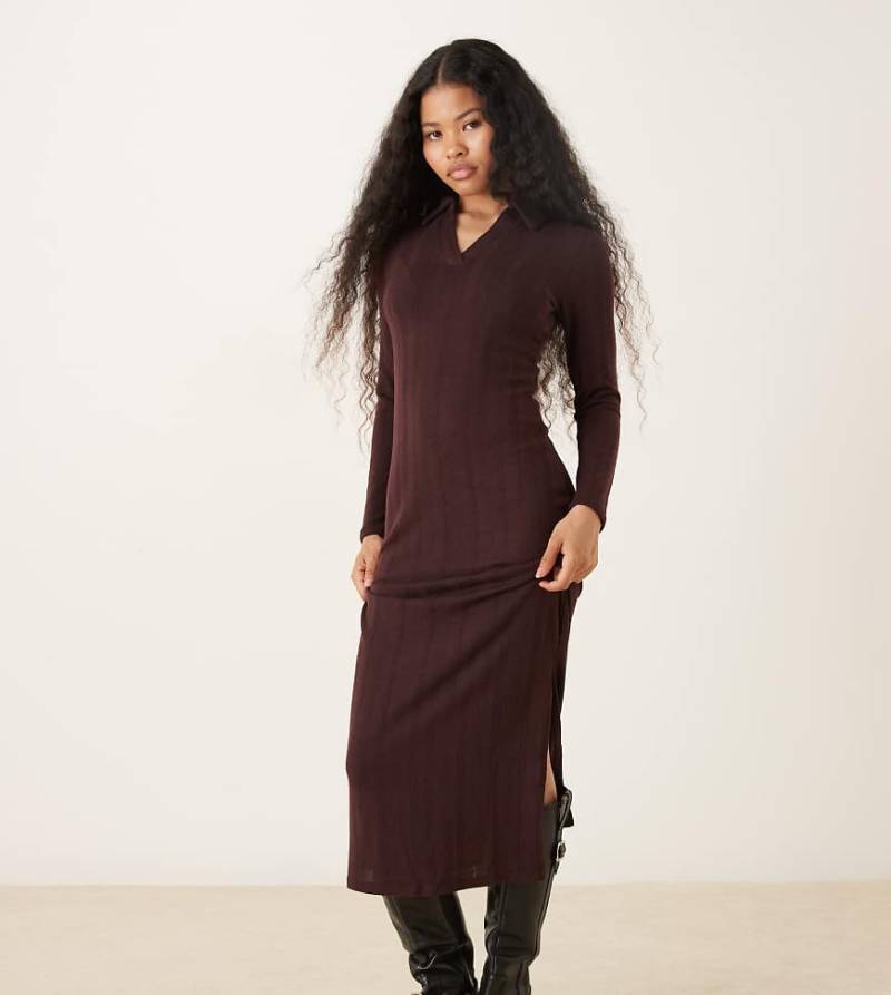 JDY Petite - Maxikleid aus Strick in Schokobraun mit Polokragen-Brown von JDY Petite