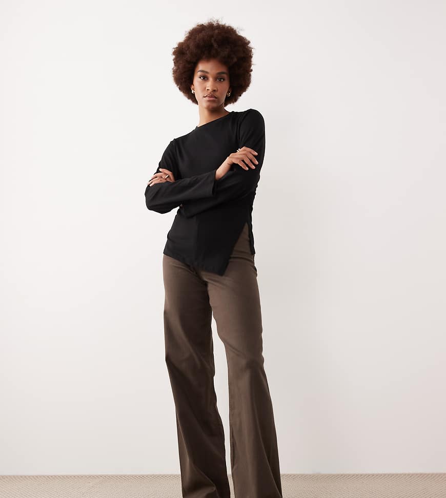 JDY Tall - Jeans in Braun mit weitem Schnitt und hohem Bund-Brown von JDY Tall