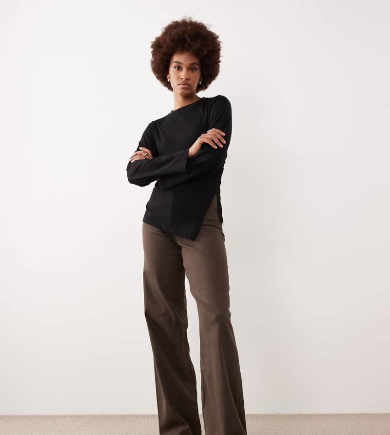 JDY Tall - Jeans in Braun mit weitem Schnitt und hohem Bund-Brown von JDY Tall