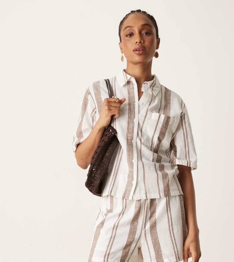 JDY Tall - Kastiges Hemd in Beige gestreift, Kombiteil-Neutral von JDY Tall