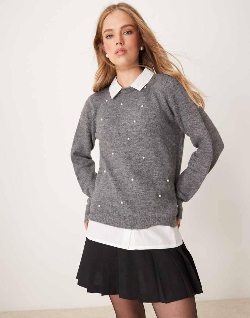 JDY - 2-in-1-Strickpullover in Grau mit Perlendetail von JDY
