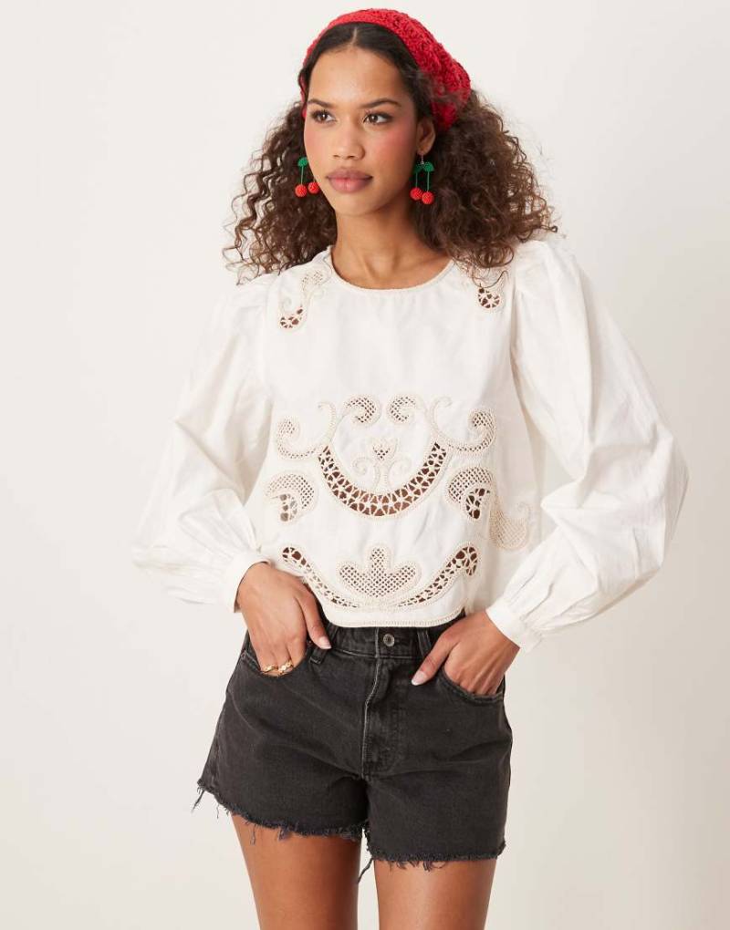 JDY - Bluse in Weiß mit Häkeldetail von JDY